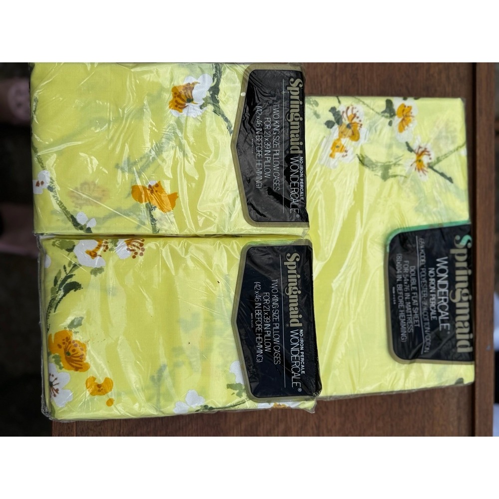 Vintage sheets and pillow cases.‎